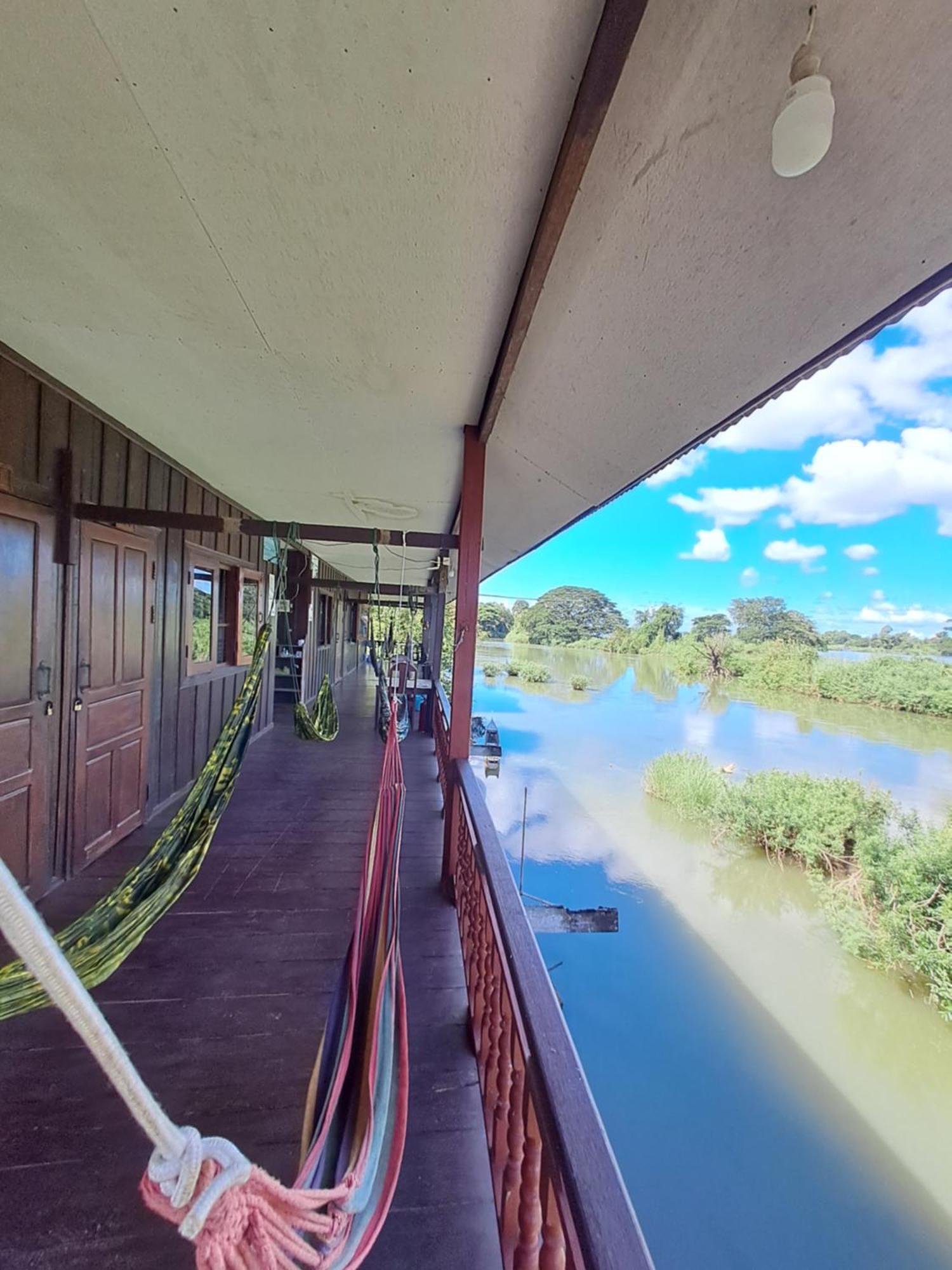 Maison d'hôtes Riverside Bungalow Ban Dondét Extérieur photo